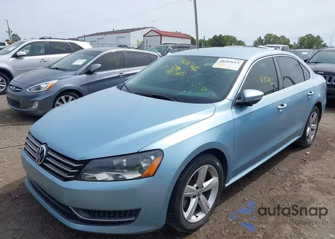 2012 Volkswagen Passat 2.5L Se z USA, uszkodzony, nr VIN 1VWBH7A35CC061718